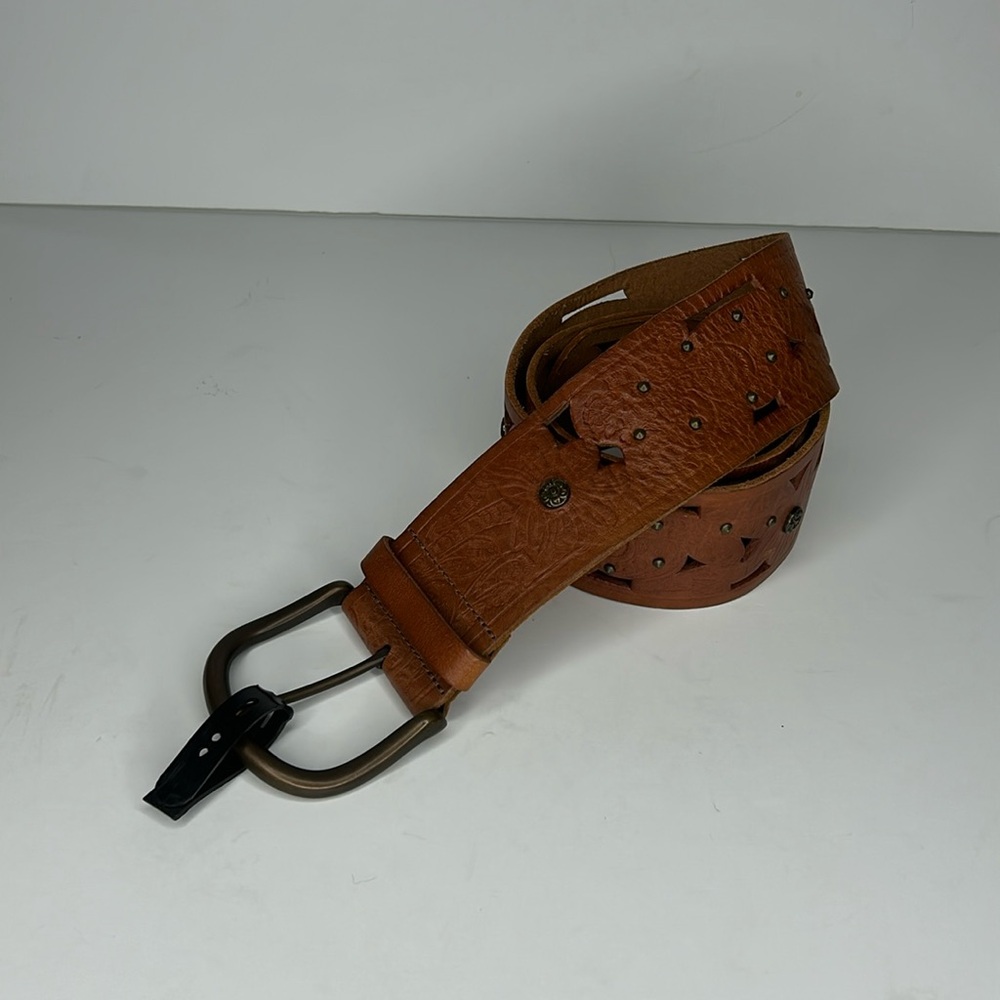 Fossil Leather Cutout with Flower Embossed Design Size Medium
